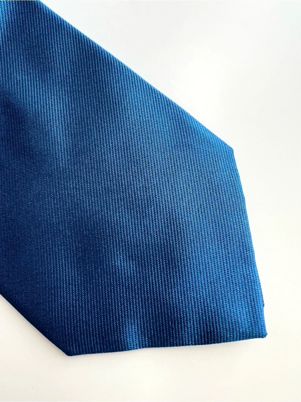 VTG Banana Republic 100% Silk Blue Solid Necktie Made in Italy Classic